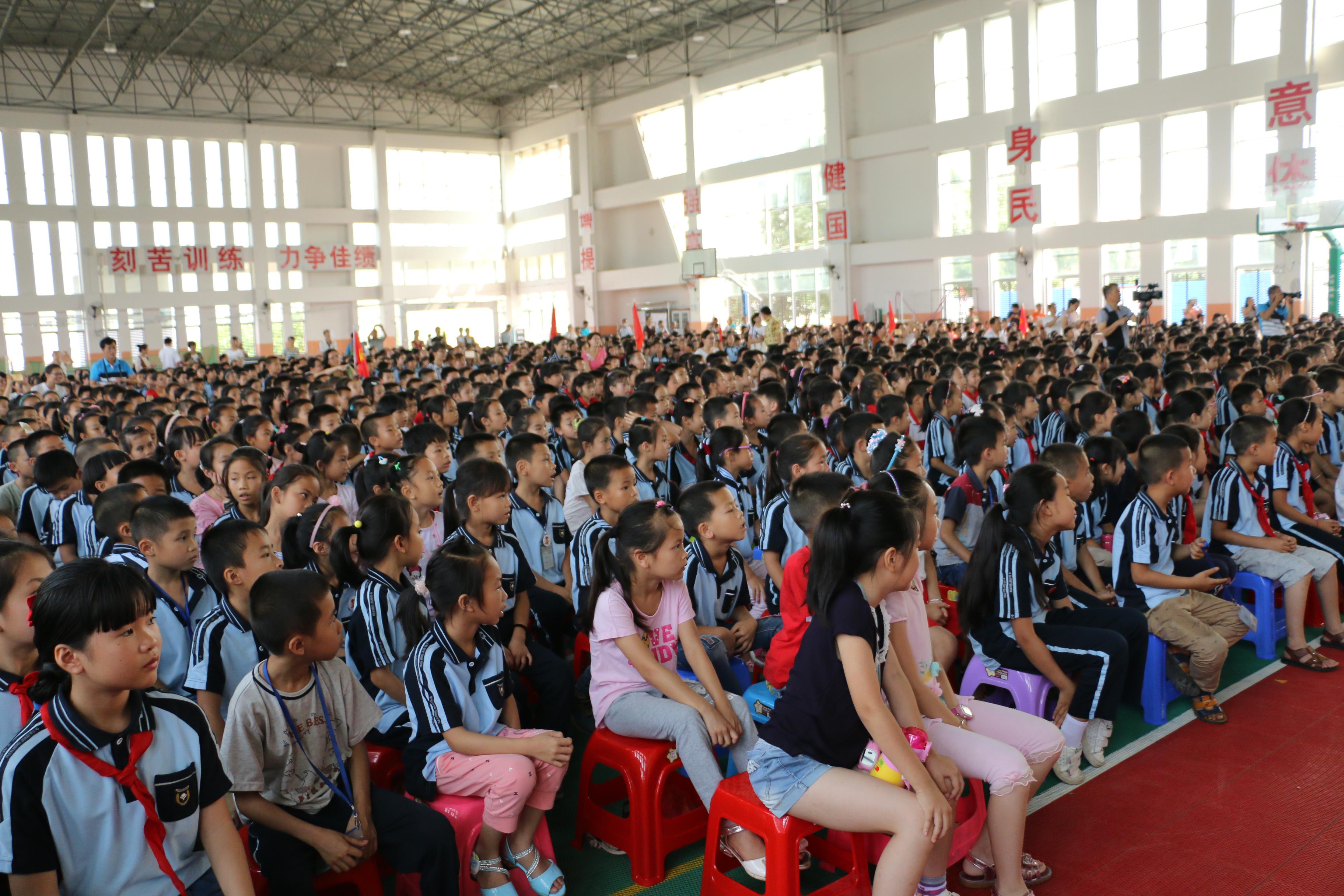 南宁市东盟经开区中心小学举行庆六一系列活动