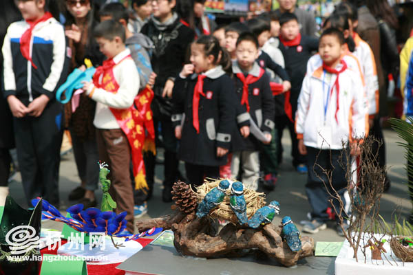 杭州少先队员参与爱鸟周活动