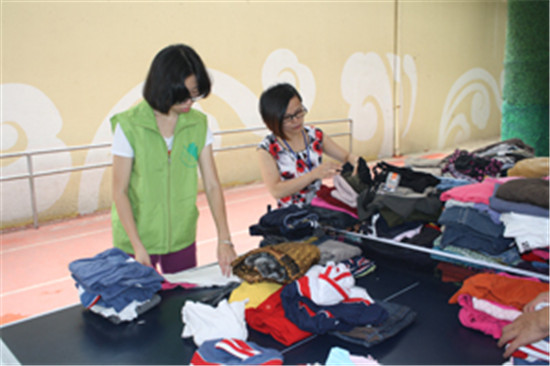 广州市暨南大学附属小学开展旧衣回收活动